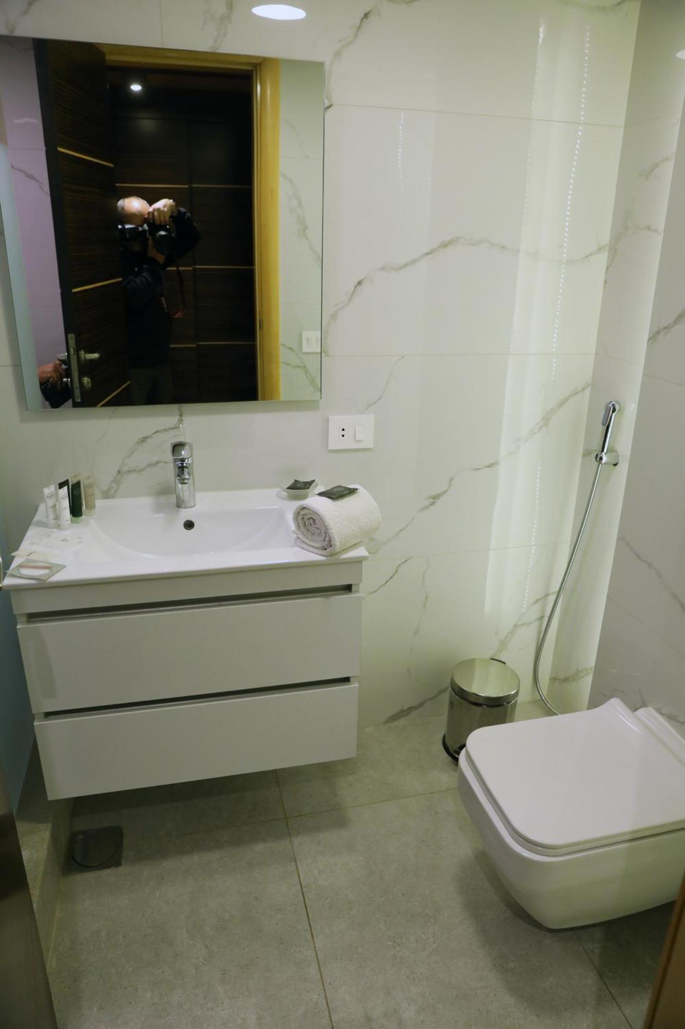 Imperial Suites Hotel Beirut Ngoại thất bức ảnh