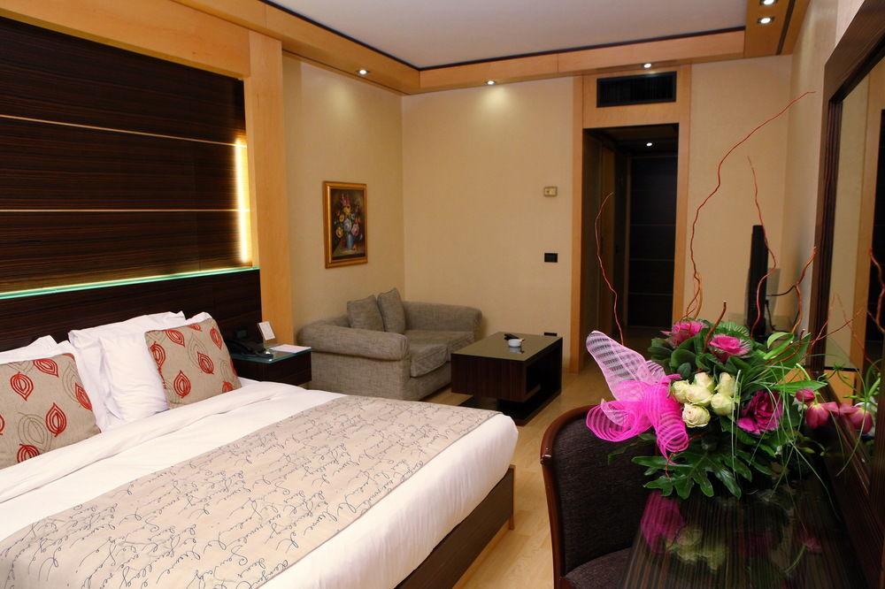Imperial Suites Hotel Beirut Ngoại thất bức ảnh